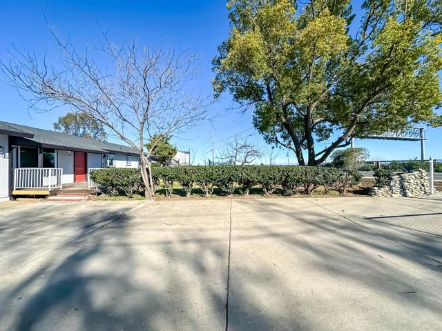 4804 Powerline Rd, Olivehurst, CA 95961