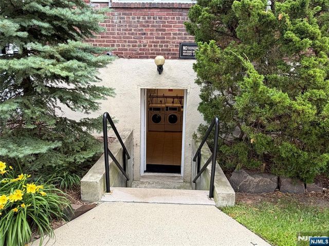 974 Main Street F6, Hackensack, NJ 07601
