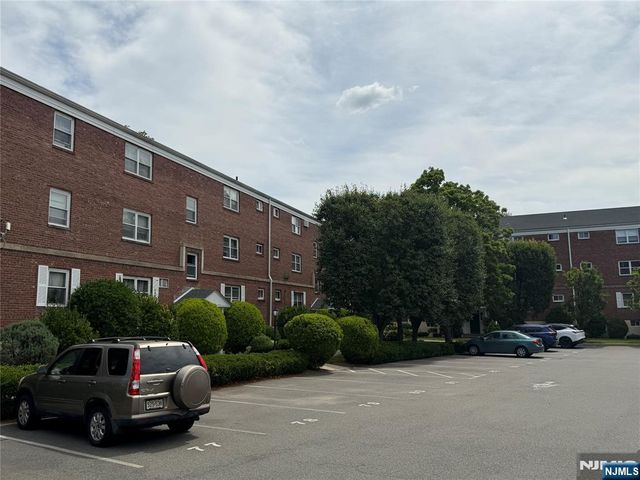974 Main Street F6, Hackensack, NJ 07601