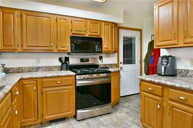 1211 Brentwood Dr, Pymatuning Twp, PA 16125