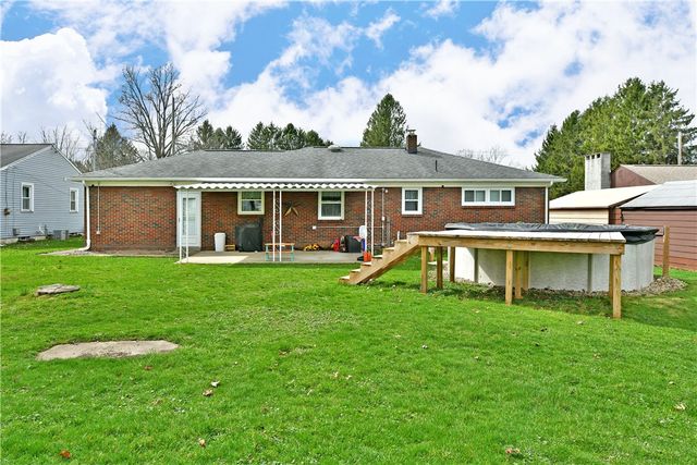 1211 Brentwood Dr, Pymatuning Twp, PA 16125