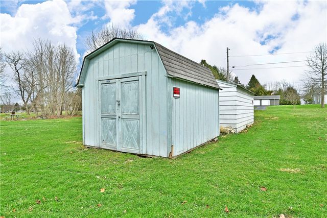 1211 Brentwood Dr, Pymatuning Twp, PA 16125