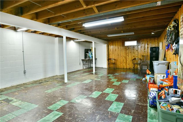 1211 Brentwood Dr, Pymatuning Twp, PA 16125