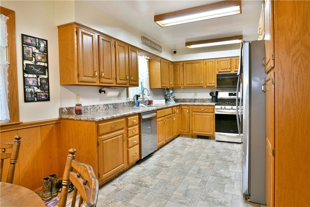 1211 Brentwood Dr, Pymatuning Twp, PA 16125