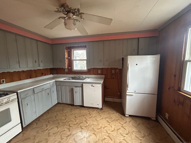 106 Barnes Street, New Britain, CT 06052
