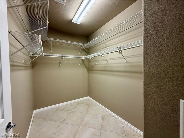 10227 Donde Avenue, Las Vegas, NV 89135