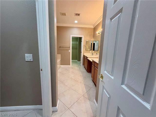 10227 Donde Avenue, Las Vegas, NV 89135