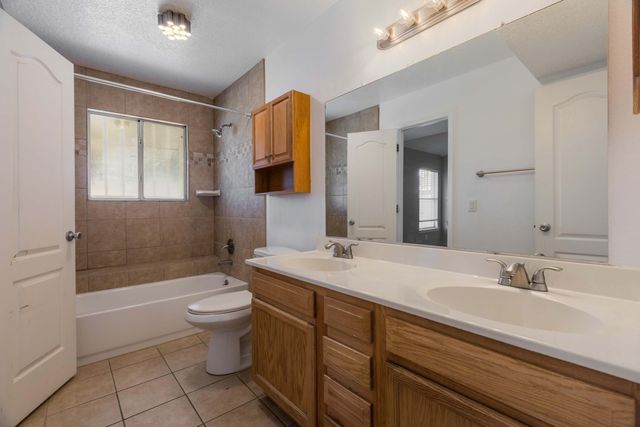 616 Puffin Street SW, Albuquerque, NM 87121