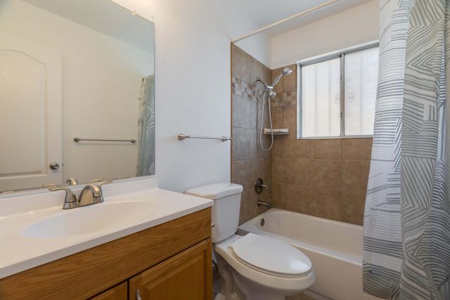 616 Puffin Street SW, Albuquerque, NM 87121