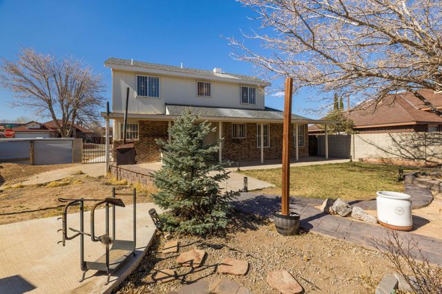 616 Puffin Street SW, Albuquerque, NM 87121