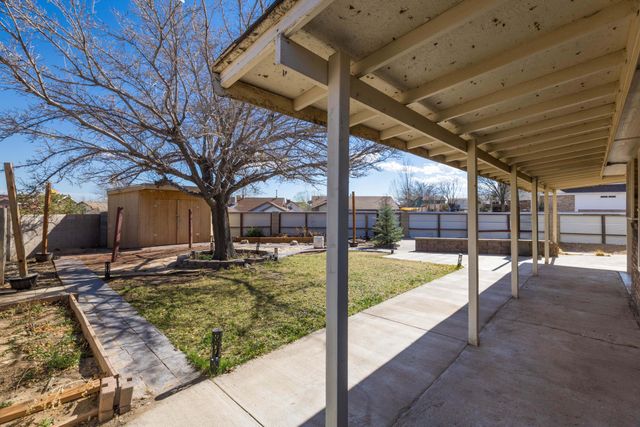 616 Puffin Street SW, Albuquerque, NM 87121