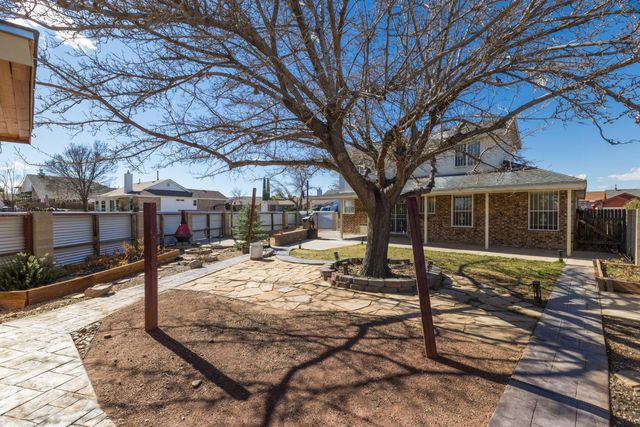 616 Puffin Street SW, Albuquerque, NM 87121