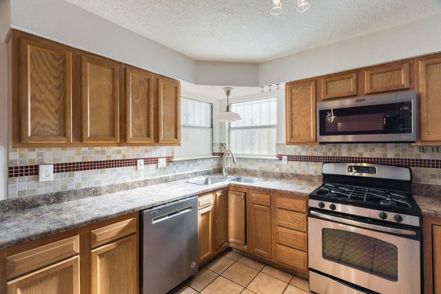 616 Puffin Street SW, Albuquerque, NM 87121