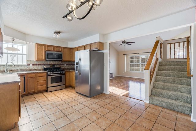 616 Puffin Street SW, Albuquerque, NM 87121