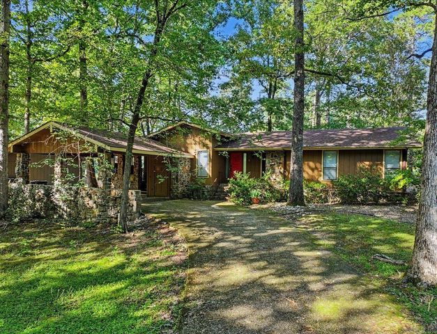 9 Tarifa Lane, Hot Springs Village, AR 71909