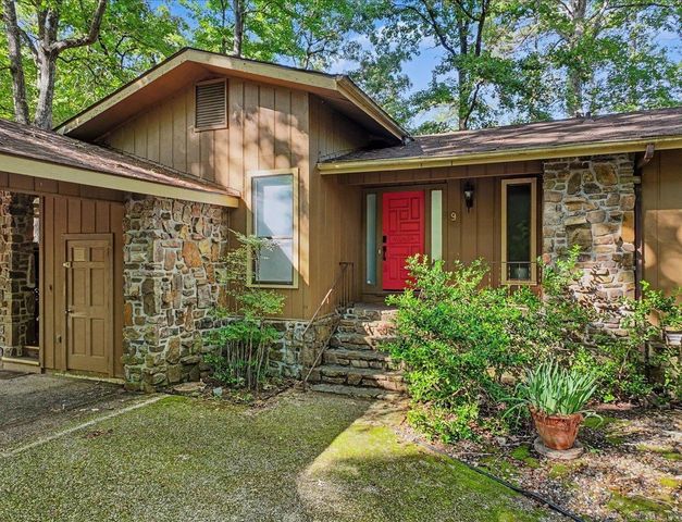 9 Tarifa Lane, Hot Springs Village, AR 71909
