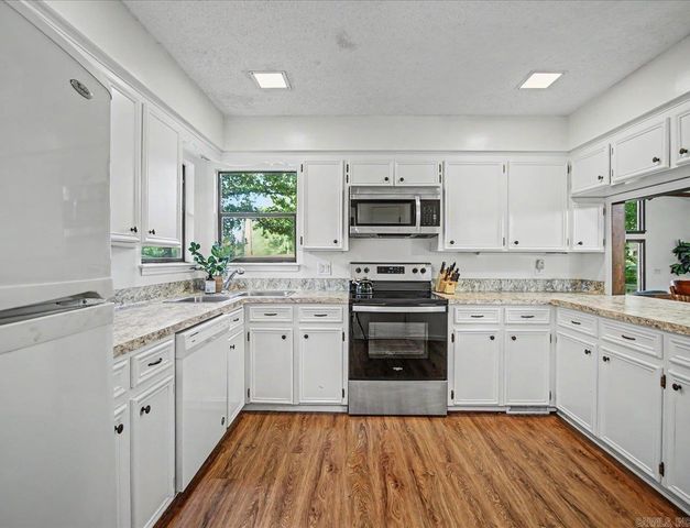 9 Tarifa Lane, Hot Springs Village, AR 71909