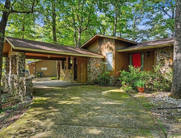 9 Tarifa Lane, Hot Springs Village, AR 71909