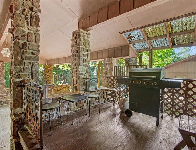9 Tarifa Lane, Hot Springs Village, AR 71909