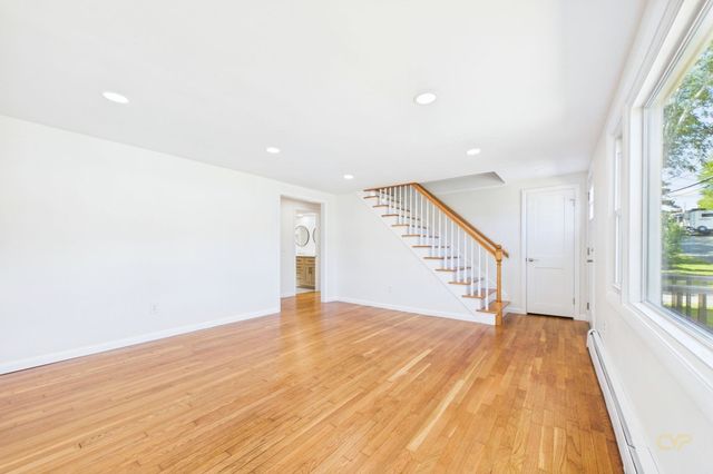 22 Myrtle Ave, Acushnet, MA 02743