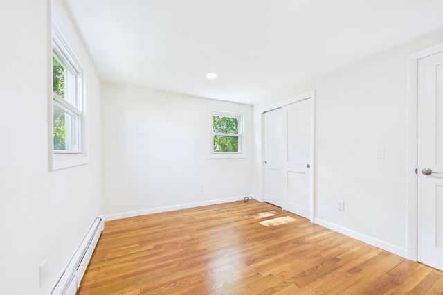 22 Myrtle Ave, Acushnet, MA 02743