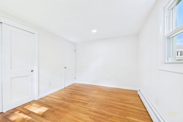 22 Myrtle Ave, Acushnet, MA 02743