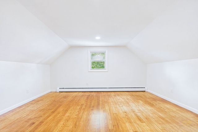 22 Myrtle Ave, Acushnet, MA 02743