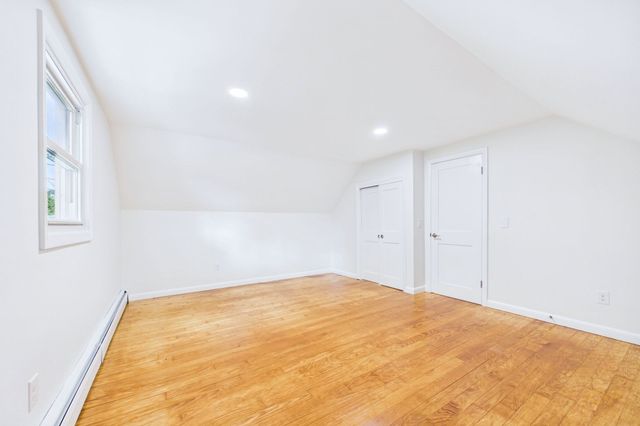 22 Myrtle Ave, Acushnet, MA 02743