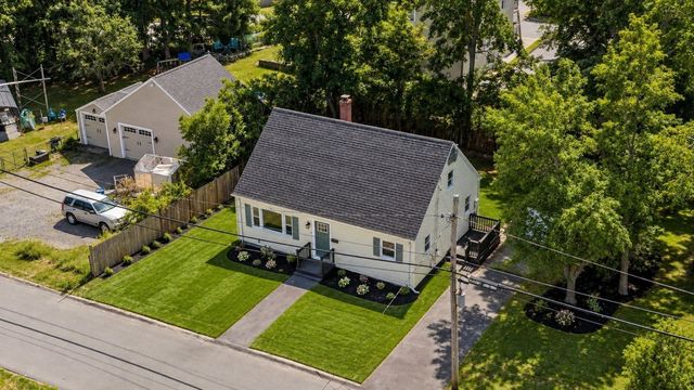 22 Myrtle Ave, Acushnet, MA 02743