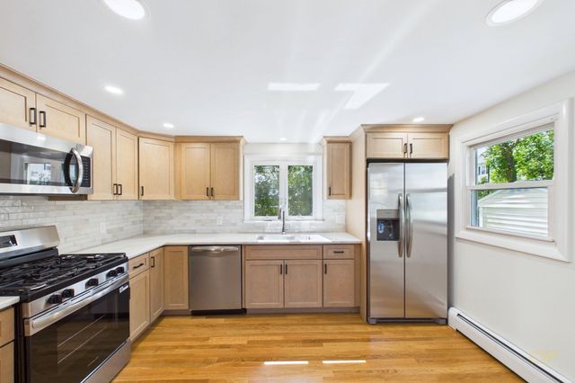 22 Myrtle Ave, Acushnet, MA 02743