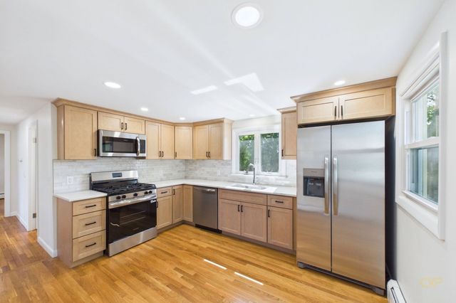 22 Myrtle Ave, Acushnet, MA 02743