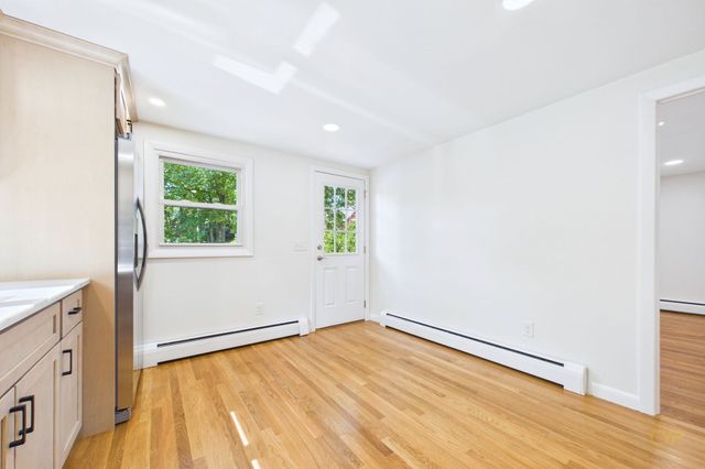 22 Myrtle Ave, Acushnet, MA 02743