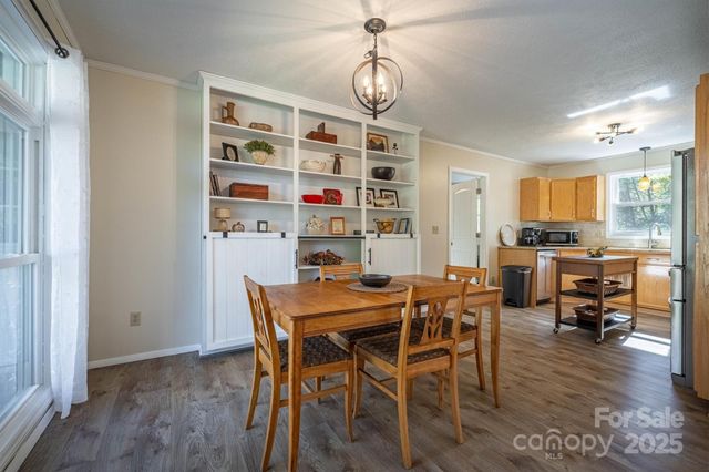 2511 Zacks Farm Road, Lenoir, NC 28645