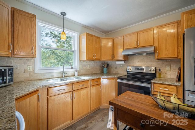 2511 Zacks Farm Road, Lenoir, NC 28645