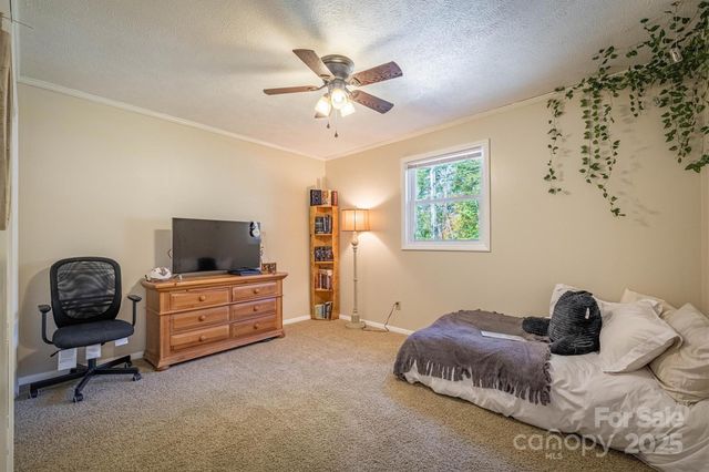 2511 Zacks Farm Road, Lenoir, NC 28645