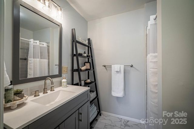 2511 Zacks Farm Road, Lenoir, NC 28645