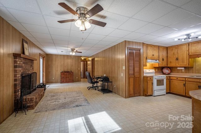 2511 Zacks Farm Road, Lenoir, NC 28645