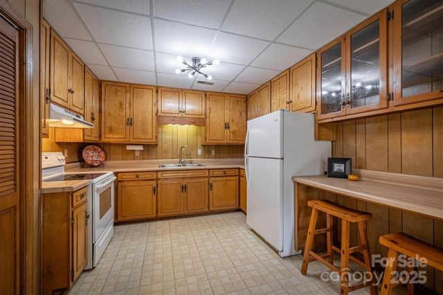 2511 Zacks Farm Road, Lenoir, NC 28645