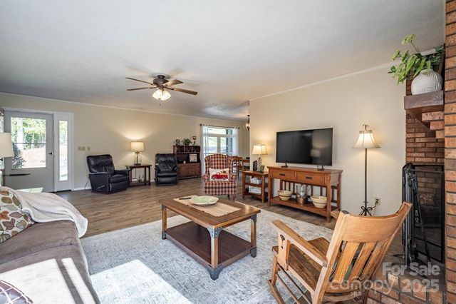 2511 Zacks Farm Road, Lenoir, NC 28645