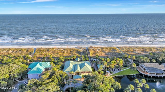 100 Colonnade Clb Unit 137, Hilton Head Island, SC 29928