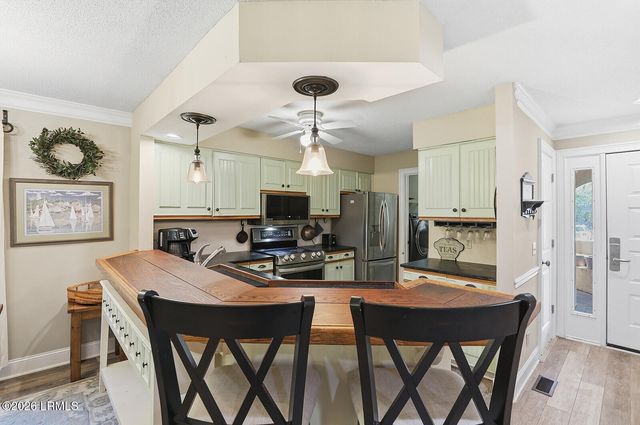 100 Colonnade Clb Unit 137, Hilton Head Island, SC 29928