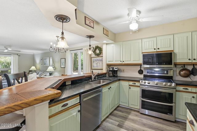 100 Colonnade Clb Unit 137, Hilton Head Island, SC 29928