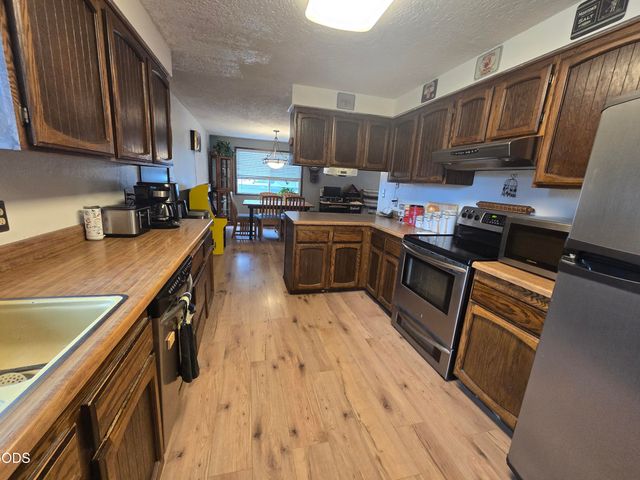 1158 Douglas Street, Medford, OR 97501