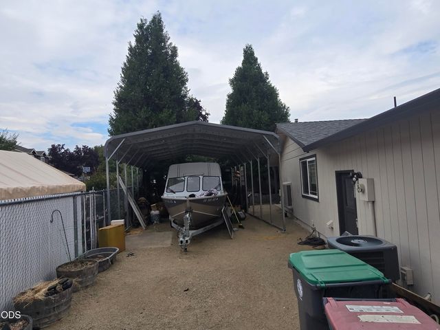 1158 Douglas Street, Medford, OR 97501