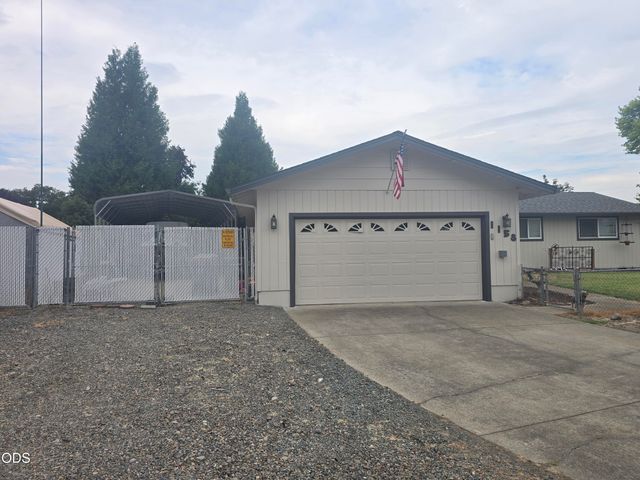 1158 Douglas Street, Medford, OR 97501