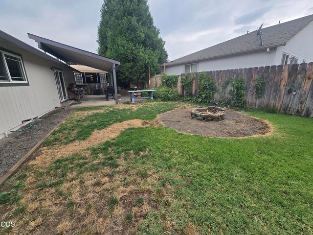 1158 Douglas Street, Medford, OR 97501