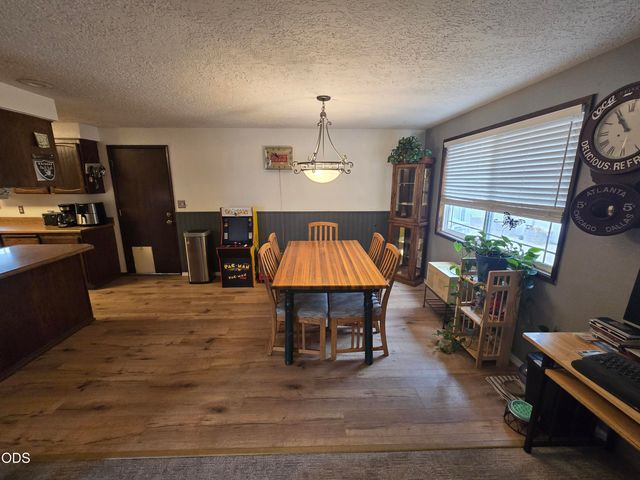 1158 Douglas Street, Medford, OR 97501