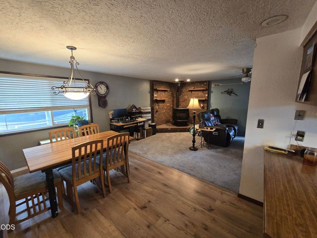 1158 Douglas Street, Medford, OR 97501