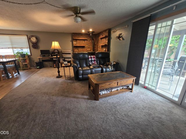 1158 Douglas Street, Medford, OR 97501