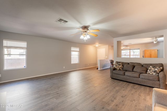 10359 E Haymarket Street, Tucson, AZ 85747